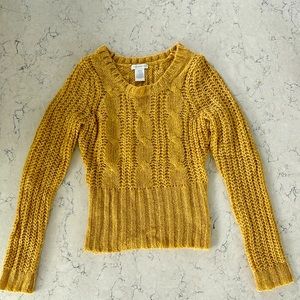 🎉3/$10 in bundle🎉 Gold sweater